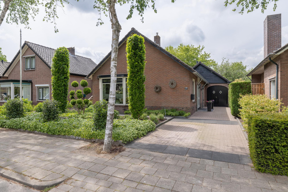 Versteeglaan 17 (afbeelding 1)