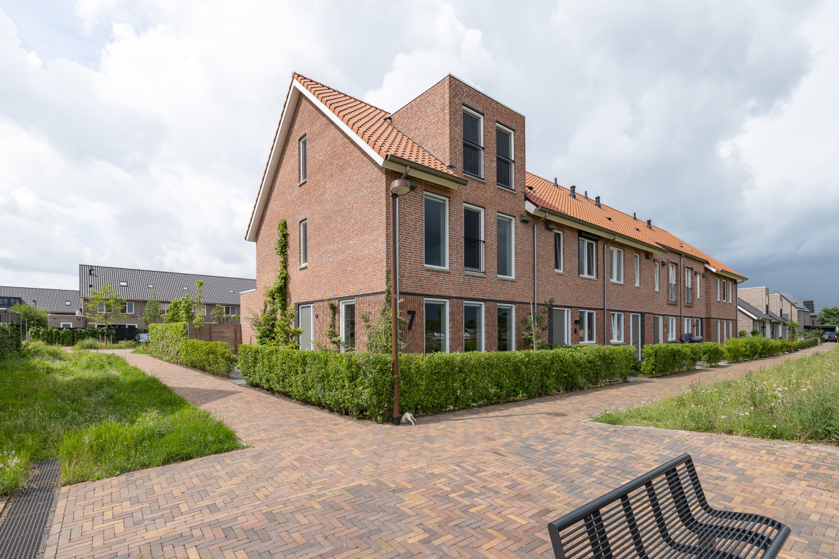 J. van den Broekstraat 7 (afbeelding 57)