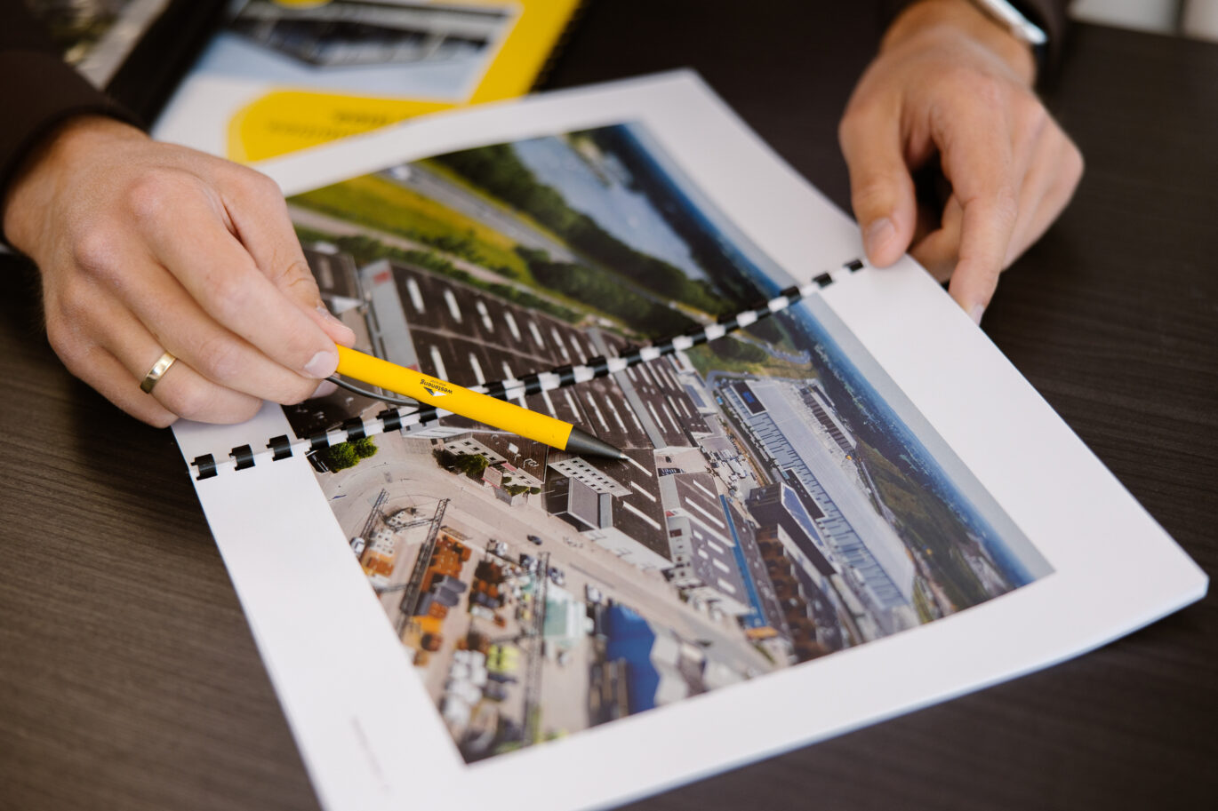 Bedrijfspanden - Westeneng Makelaars